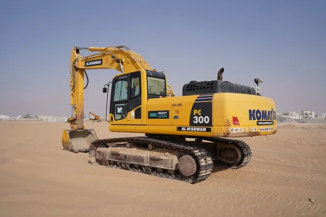 2019-komatsu-pc300-8m0-track-excavator-rear-left-view-ex-0419
