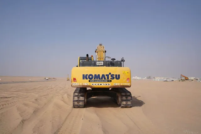 2019-komatsu-pc300-8m0-track-excavator-rear-view-ex-0419-Copy