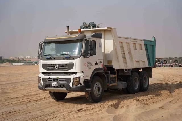volvo-fmx-370-6×4-tipper-truck-front-left-view-tk-0302-1