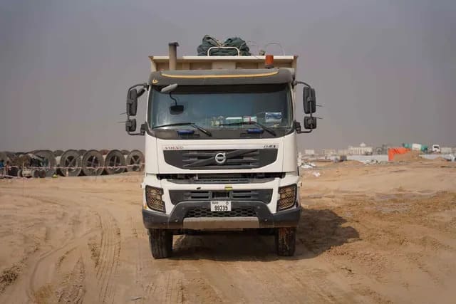 volvo-fmx-370-6×4-tipper-truck-front-view-tk-0302-1