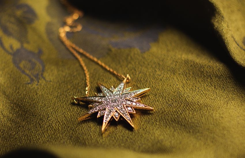 A-Personal-Touch-How-Custom-Jewellery-by-Clio-Jewellery-Reflects-Your-Unique-Style