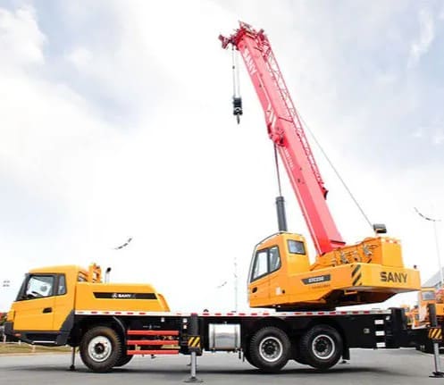 STC300T5-Truck-Crane