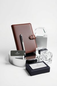 Showcasing_a_selection_of_elegant_Items