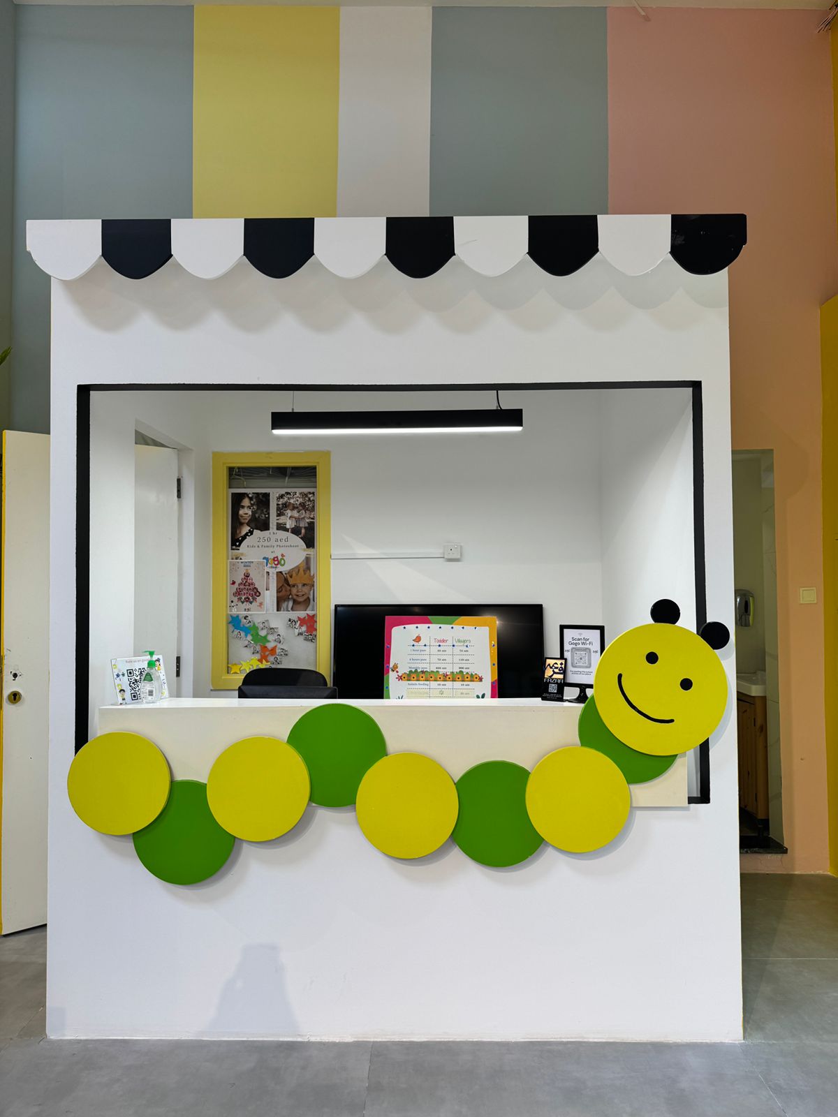 gogovillage-reception-desk-indoor-playground-dubai